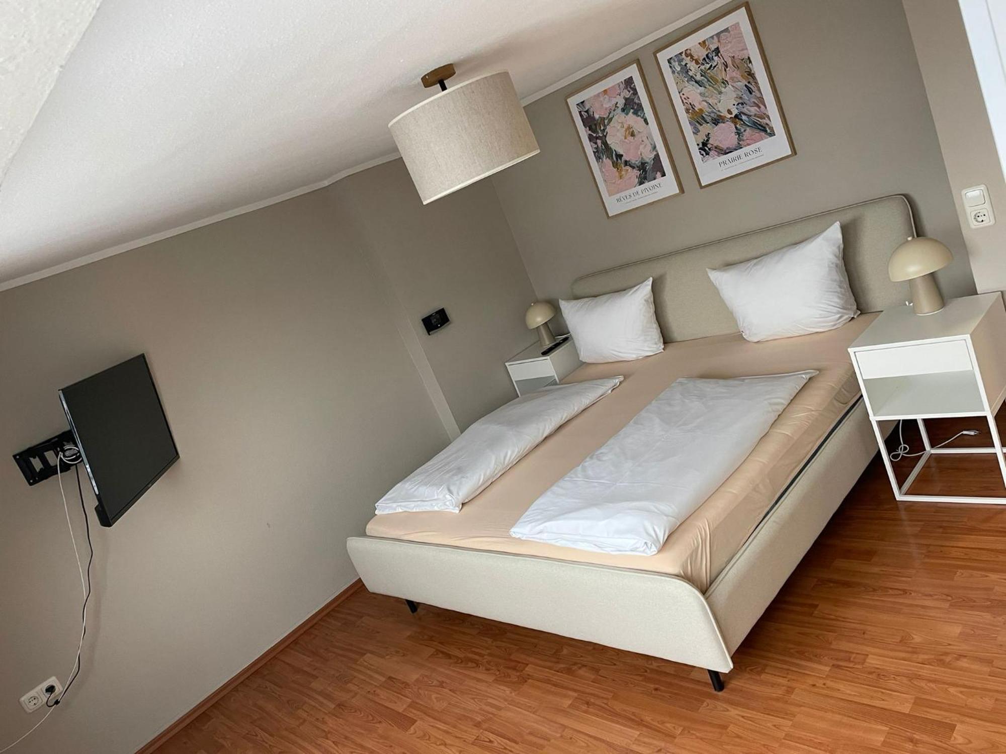 Homie Stay Schiestlstrasse - Moderne Dachgeschosswohnung Mit 2 Schlafzimmern Würzburg Zewnętrze zdjęcie